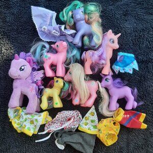 My Little Pony 3" to 4" Assorted Lot (7) & Clothes
